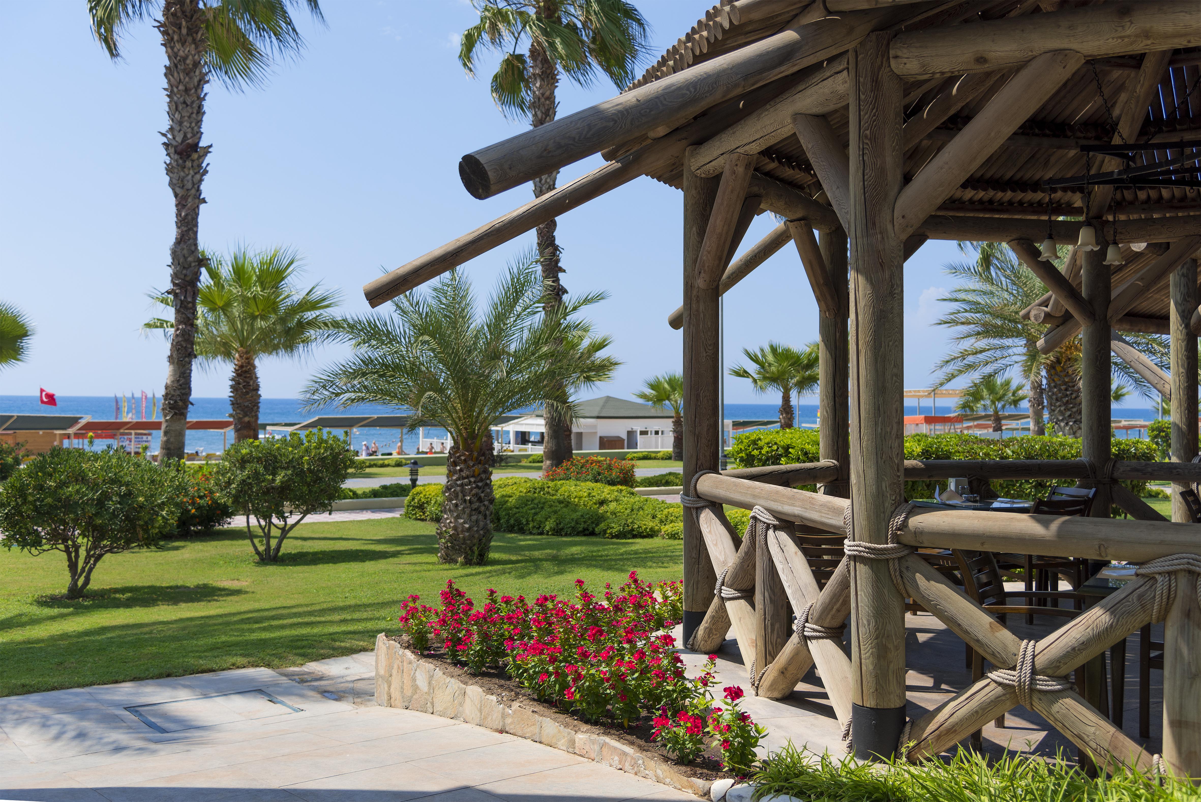 Sentido Kamelya Fulya Hotel&Aqua - Ultra All Inclusive Colakli Exterior foto A view of the beach at the resort